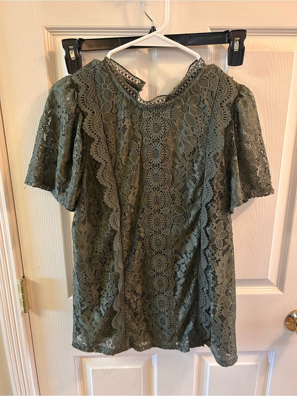 Cable & Gauge Olive Green Lace Short Sleeve Top